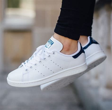 stan smith navy blue white